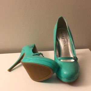 New never worn mint stilettos